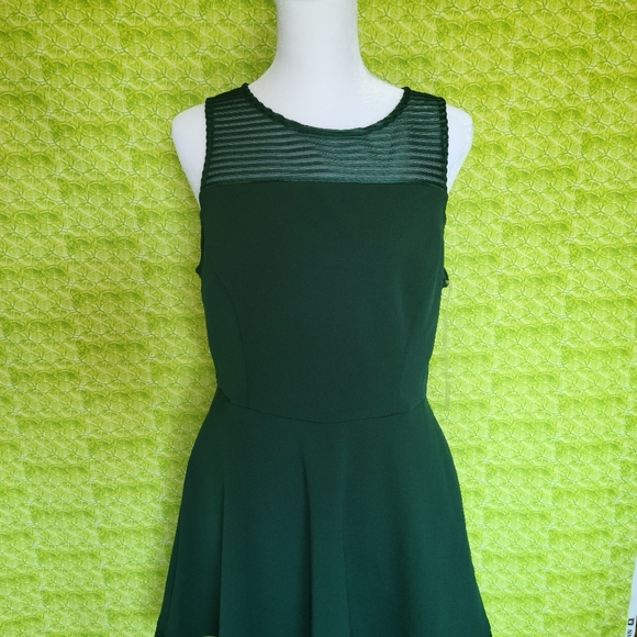 Dress - Picture 3 of 4